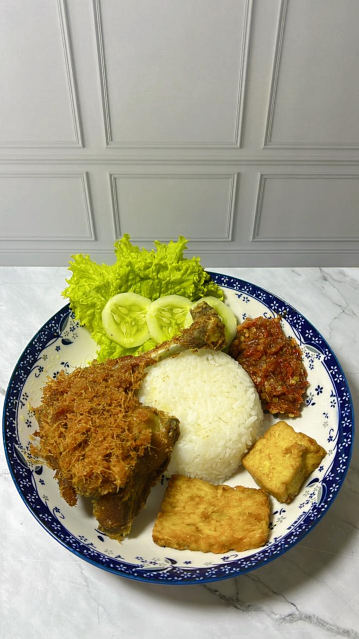 AYAM SERUNDENG